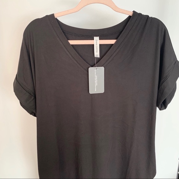 V-Neck Black Dress T-Shirt Dress With Pockets - Picture 6 of 8